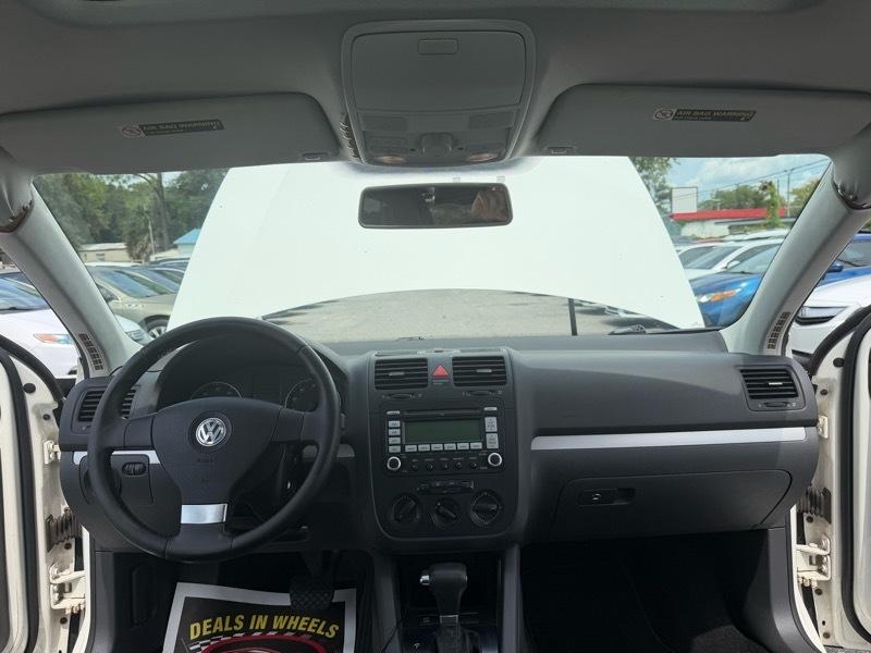 Volkswagen Jetta SE 2009