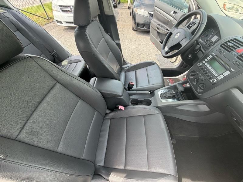 Volkswagen Jetta SE 2009