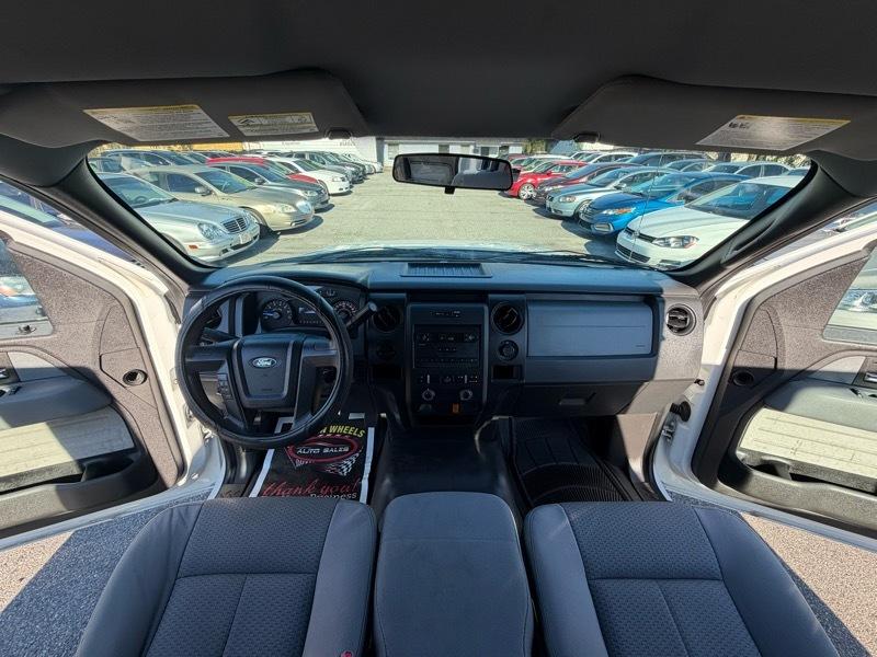 Ford F-150 XL 2WD 2013