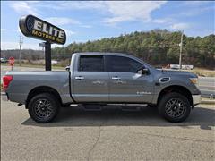 2017 Nissan Titan 
