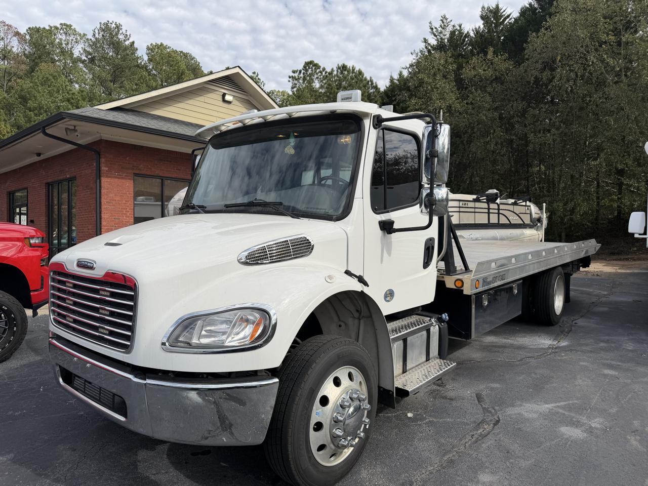 2023 Freightliner M2 