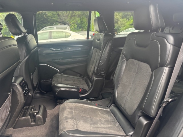 Jeep Grand Cherokee L Laredo 4WD 2021