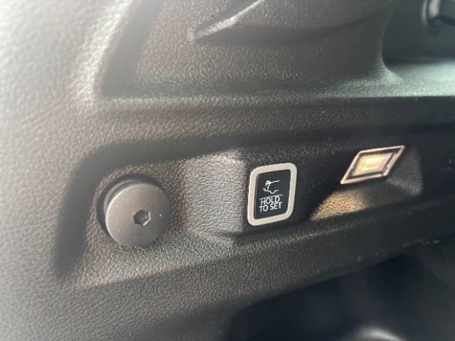 Jeep Grand Cherokee L Laredo 4WD 2021