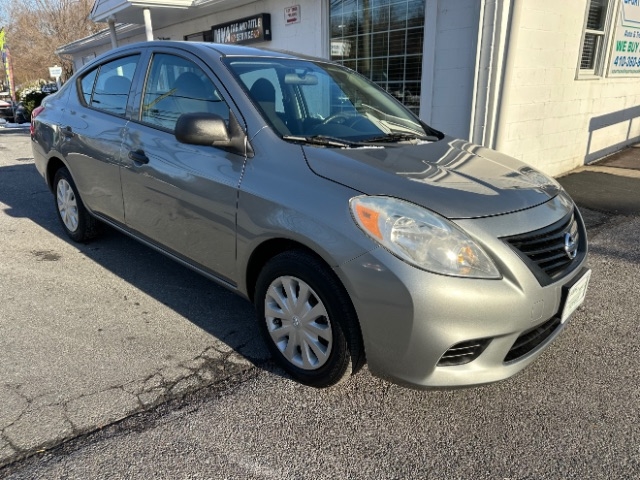 Nissan Versa 1.6 S 5M 2014