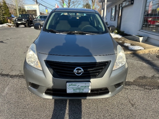 Nissan Versa 1.6 S 5M 2014