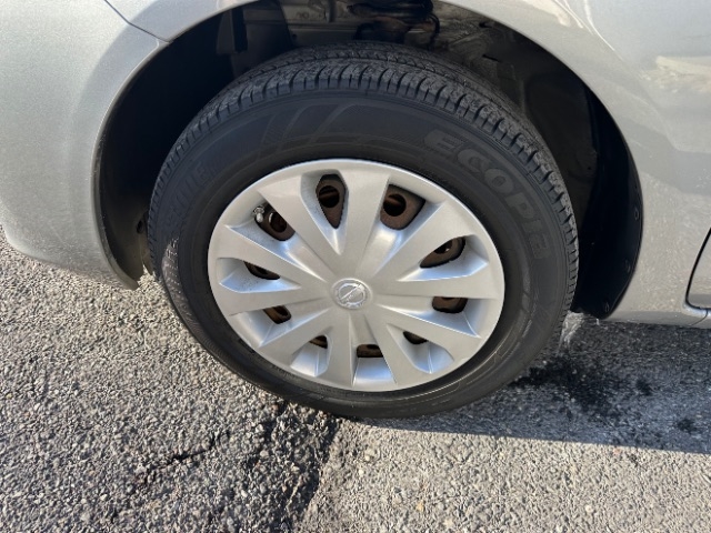 Nissan Versa 1.6 S 5M 2014