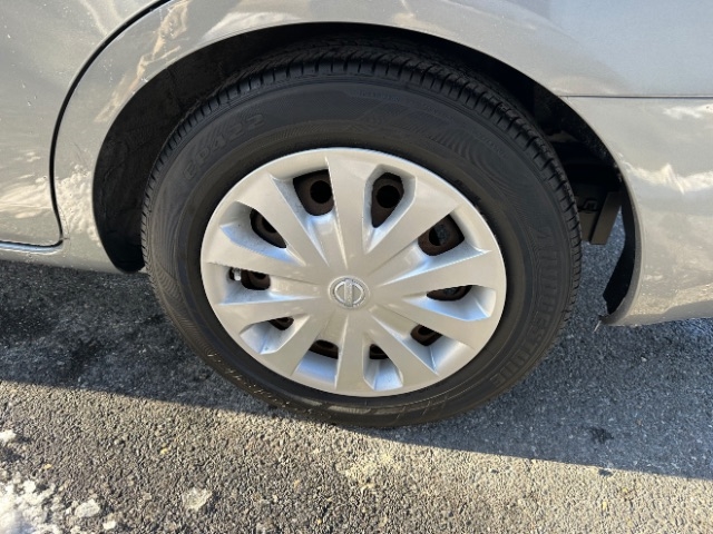 Nissan Versa 1.6 S 5M 2014