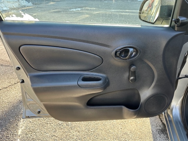 Nissan Versa 1.6 S 5M 2014