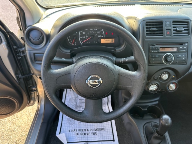 Nissan Versa 1.6 S 5M 2014