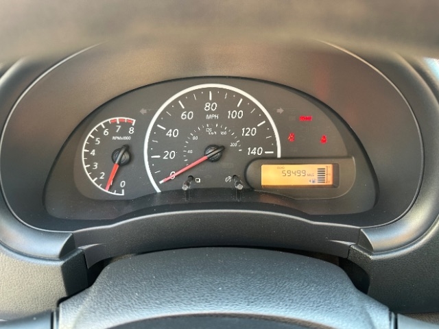 Nissan Versa 1.6 S 5M 2014