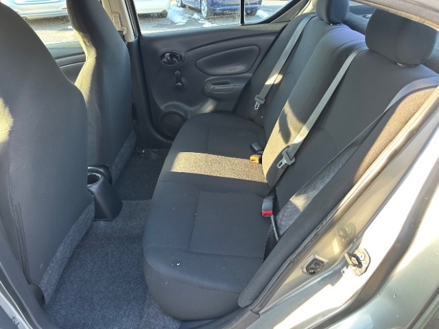 Nissan Versa 1.6 S 5M 2014