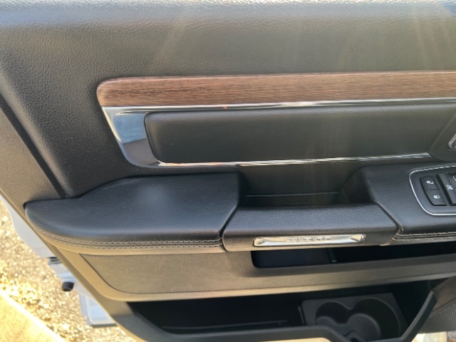 RAM 1500 Laramie Crew Cab SWB 2WD 2017