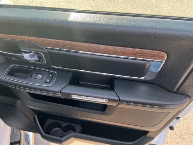 RAM 1500 Laramie Crew Cab SWB 2WD 2017