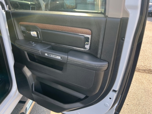 RAM 1500 Laramie Crew Cab SWB 2WD 2017