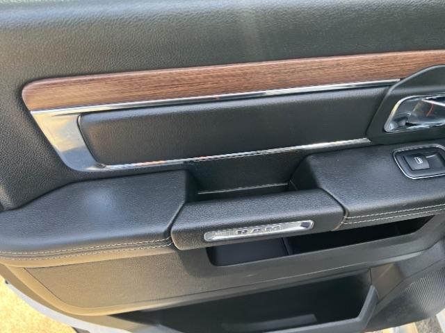 RAM 1500 Laramie Crew Cab SWB 2WD 2017