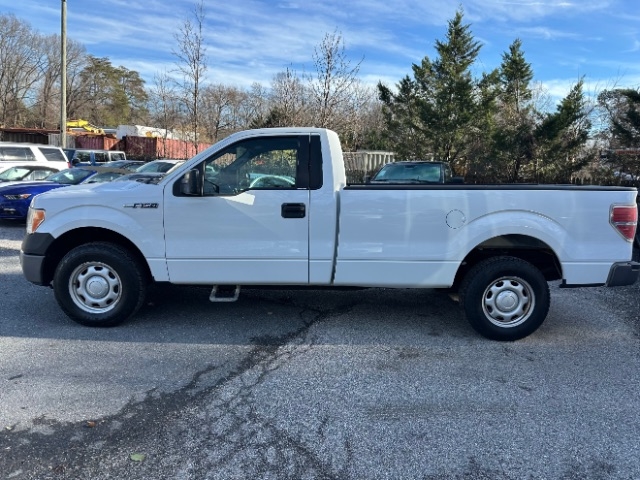 Ford F-150 XL 8-ft. Bed 2WD 2011
