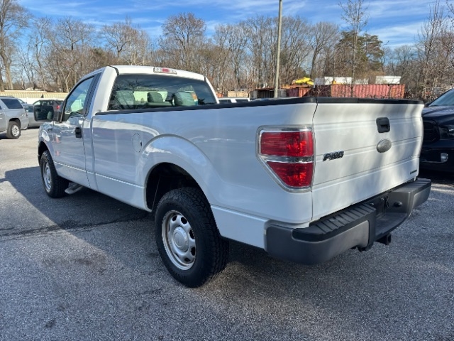 Ford F-150 XL 8-ft. Bed 2WD 2011