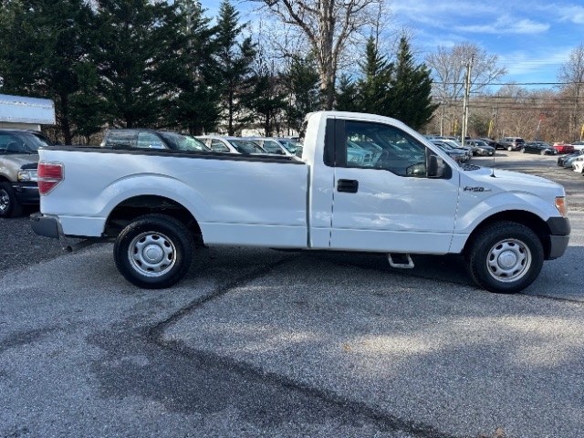 Ford F-150 XL 8-ft. Bed 2WD 2011