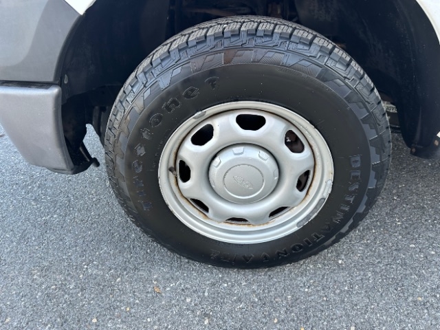 Ford F-150 XL 8-ft. Bed 2WD 2011