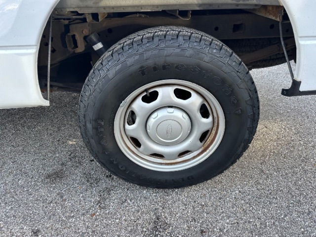 Ford F-150 XL 8-ft. Bed 2WD 2011