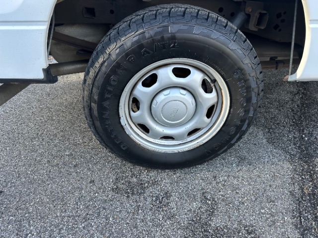 Ford F-150 XL 8-ft. Bed 2WD 2011