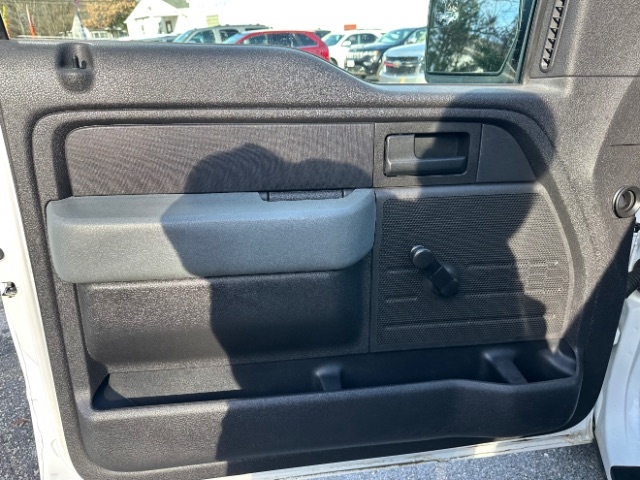 Ford F-150 XL 8-ft. Bed 2WD 2011