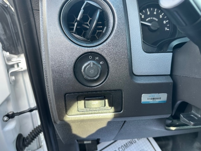 Ford F-150 XL 8-ft. Bed 2WD 2011