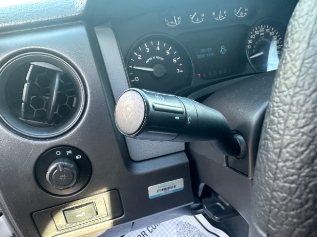 Ford F-150 XL 8-ft. Bed 2WD 2011