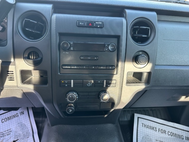 Ford F-150 XL 8-ft. Bed 2WD 2011