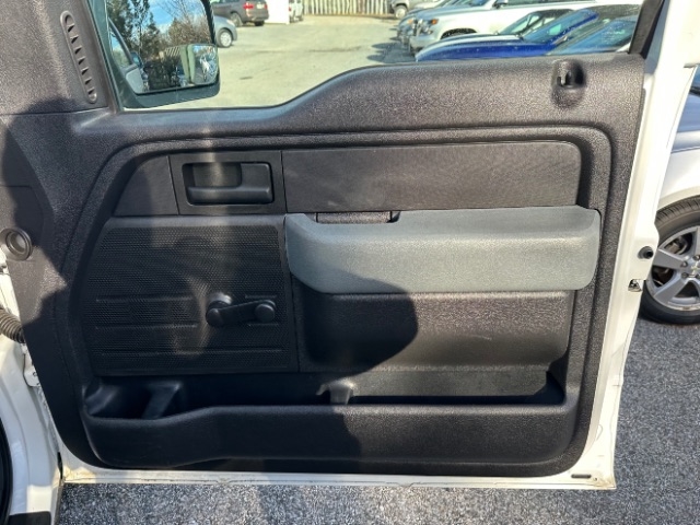 Ford F-150 XL 8-ft. Bed 2WD 2011