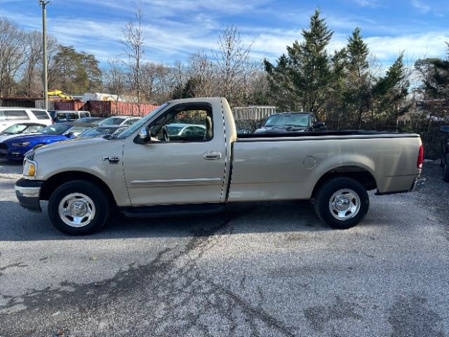 Ford F-150 XLT Reg. Cab Short Bed 2WD 2000