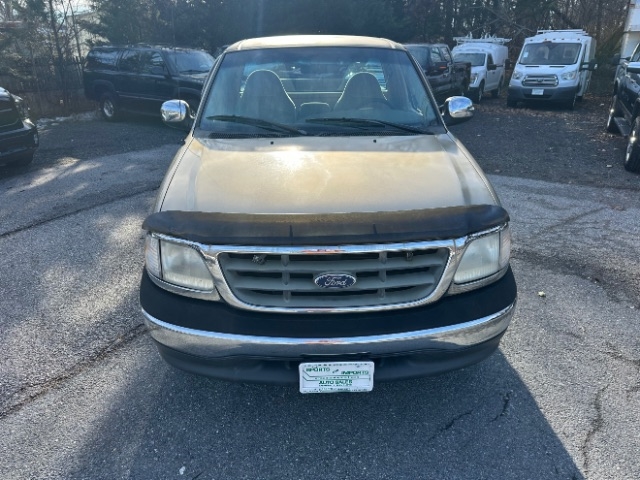 Ford F-150 XLT Reg. Cab Short Bed 2WD 2000