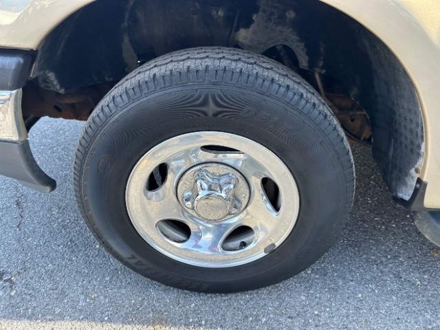 Ford F-150 XLT Reg. Cab Short Bed 2WD 2000