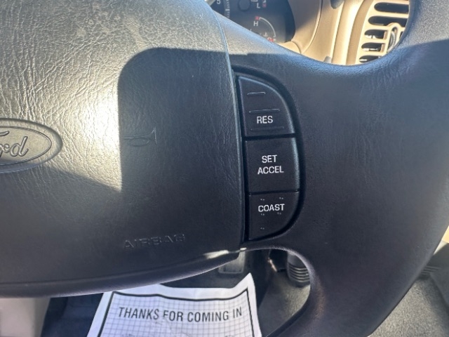 Ford F-150 XLT Reg. Cab Short Bed 2WD 2000