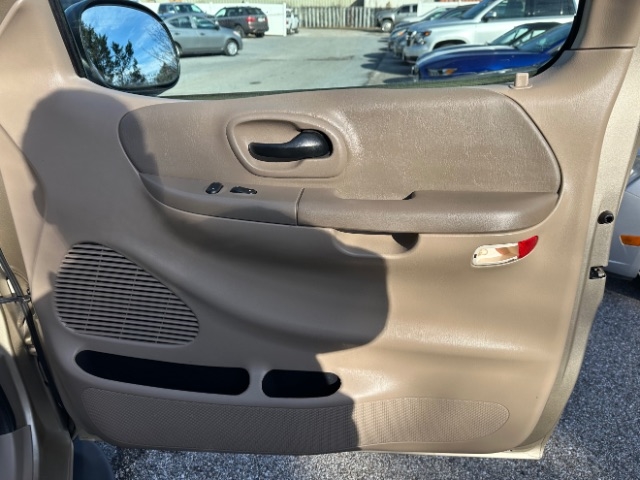 Ford F-150 XLT Reg. Cab Short Bed 2WD 2000