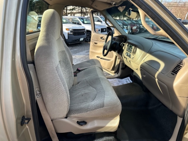 Ford F-150 XLT Reg. Cab Short Bed 2WD 2000