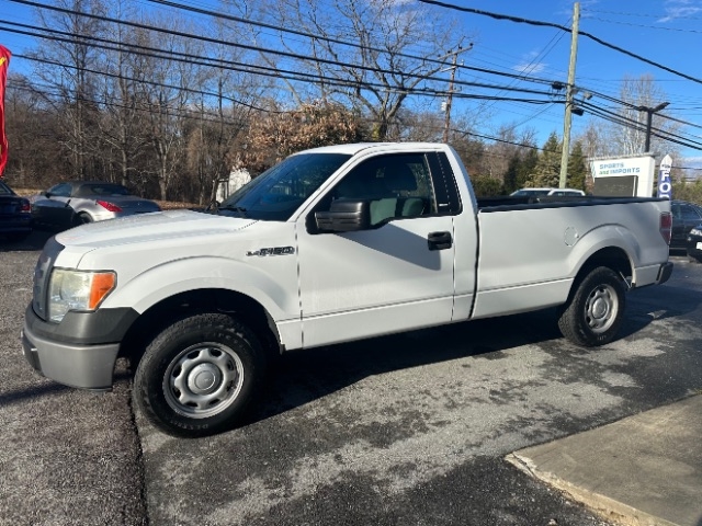 Ford F-150 XL 8-ft. Bed 2WD 2011