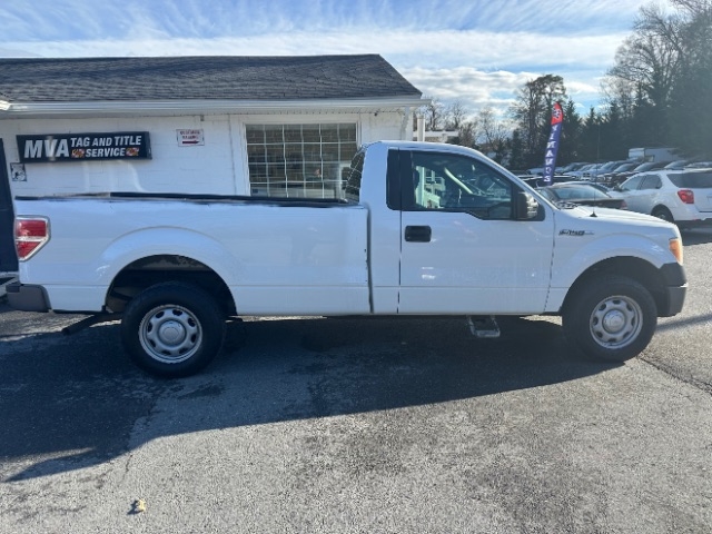 Ford F-150 XL 8-ft. Bed 2WD 2011