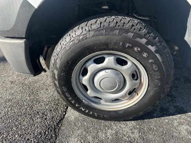 Ford F-150 XL 8-ft. Bed 2WD 2011