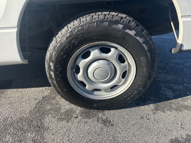 Ford F-150 XL 8-ft. Bed 2WD 2011