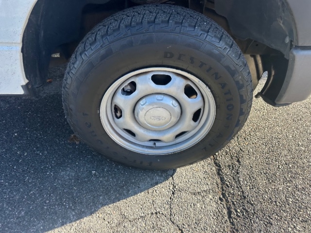 Ford F-150 XL 8-ft. Bed 2WD 2011