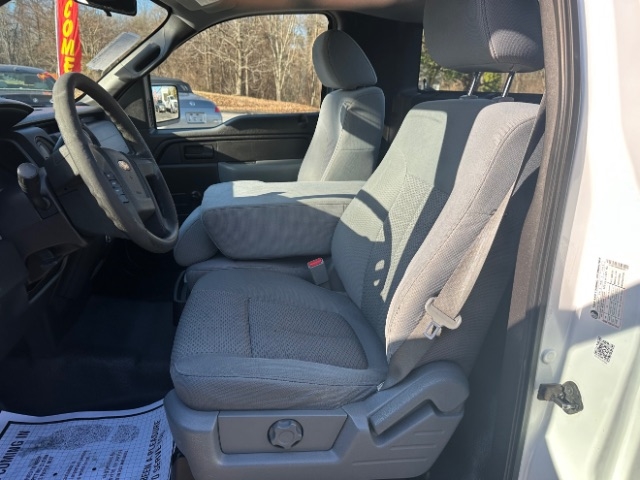 Ford F-150 XL 8-ft. Bed 2WD 2011