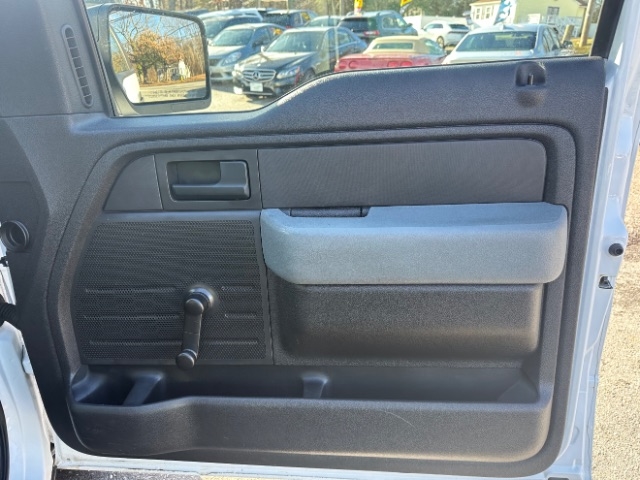 Ford F-150 XL 8-ft. Bed 2WD 2011