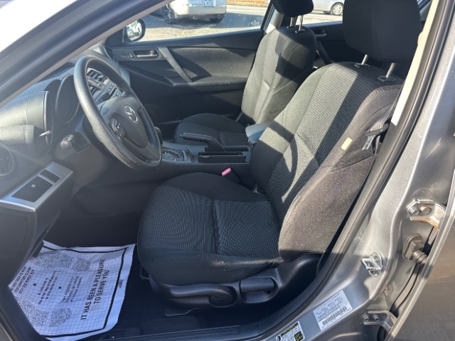 Mazda MAZDA3 i SV AT 4-Door 2013