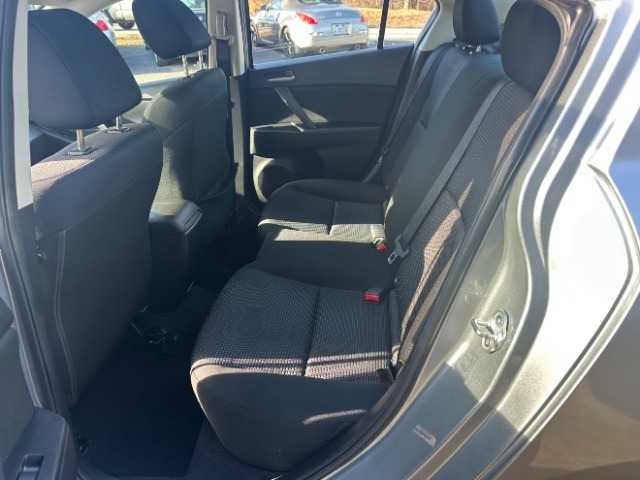 Mazda MAZDA3 i SV AT 4-Door 2013