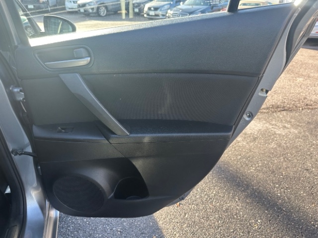 Mazda MAZDA3 i SV AT 4-Door 2013