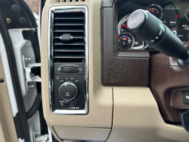 RAM 3500 Laramie Crew Cab LWB 4WD 2014