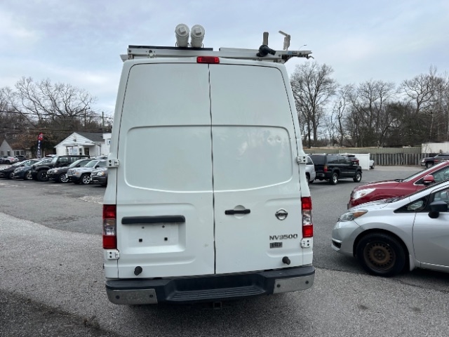 Nissan NV Cargo 2500 HD S V8 High Roof 2016