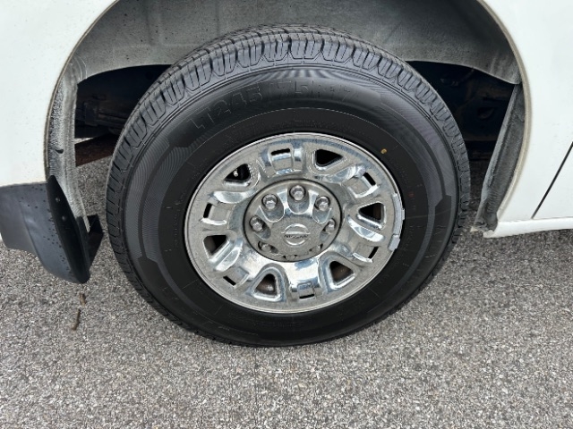 Nissan NV Cargo 2500 HD S V8 High Roof 2016