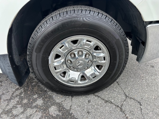 Nissan NV Cargo 2500 HD S V8 High Roof 2016